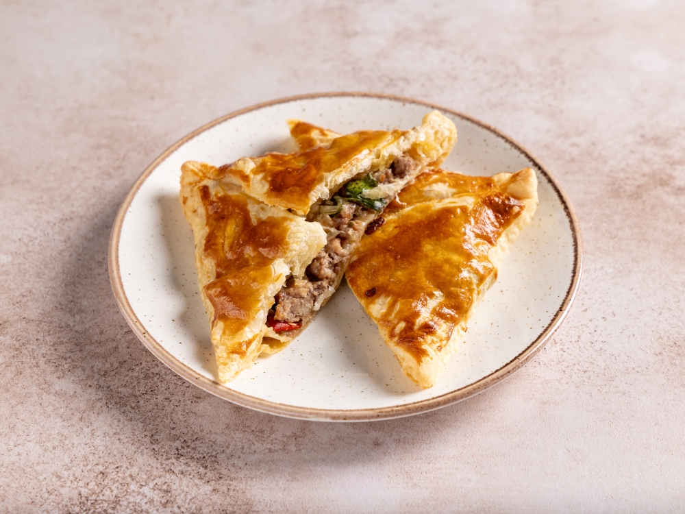 Слойка с мясом