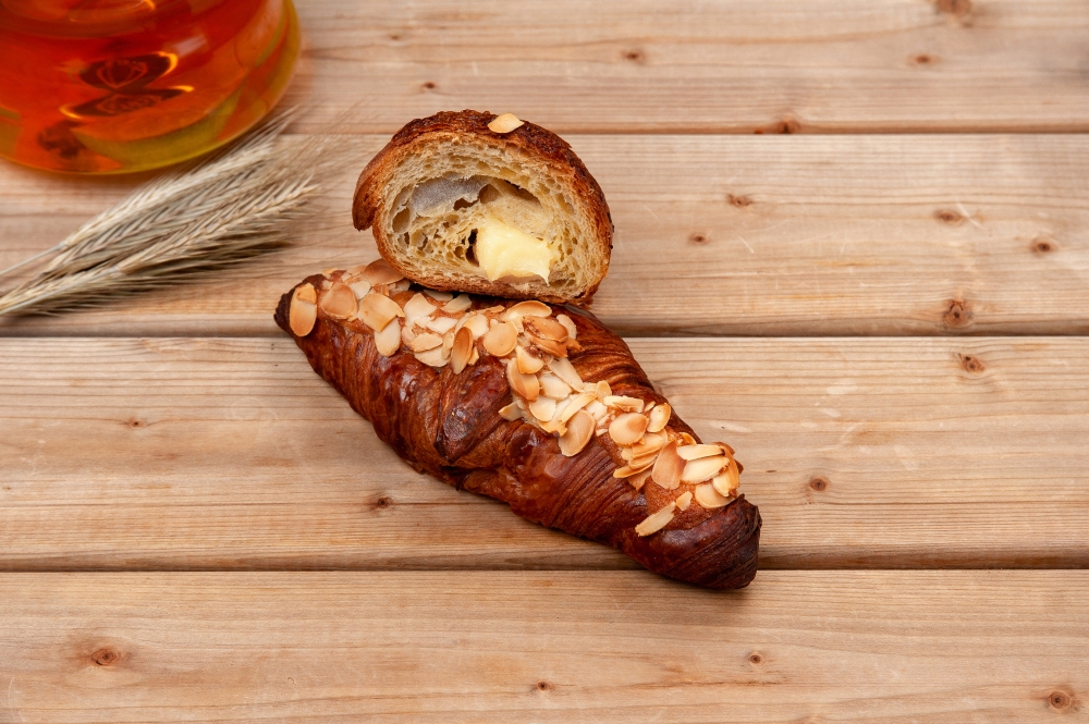 Круассан миндальный