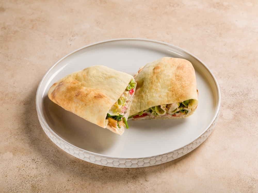 Панини с запеченной курицей и сыром дор-блю