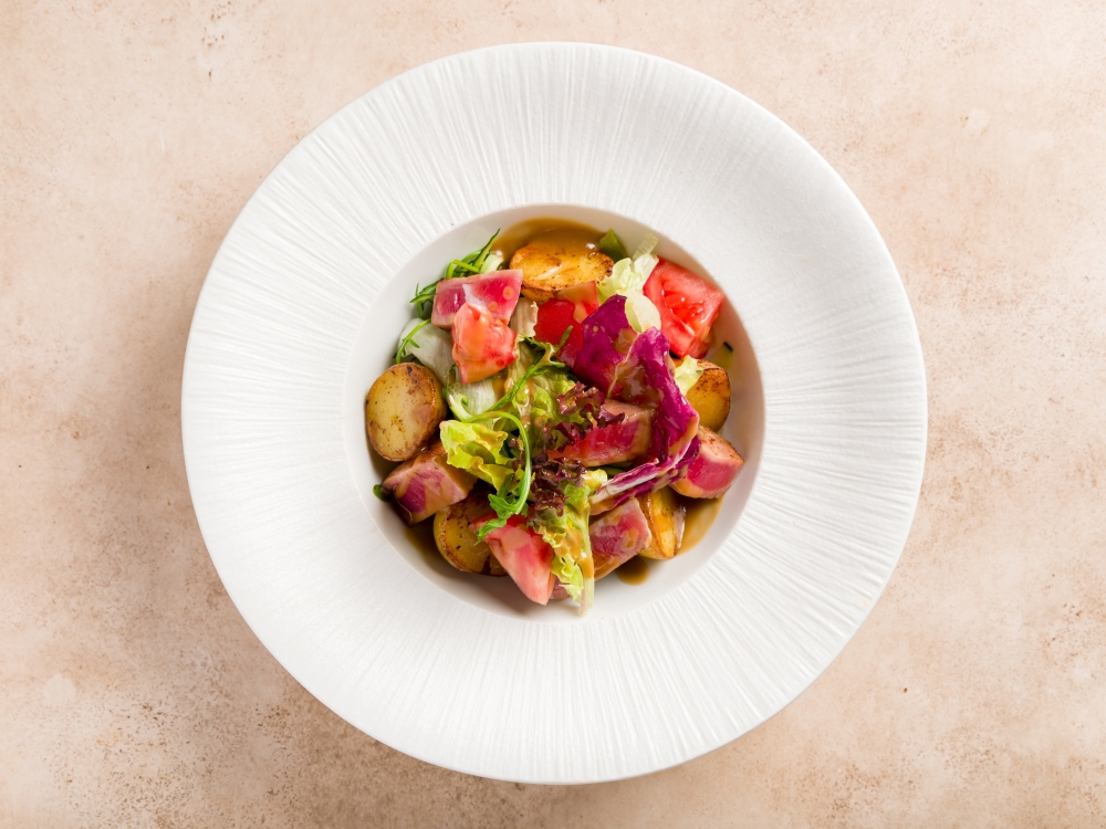 Салат с тунцом