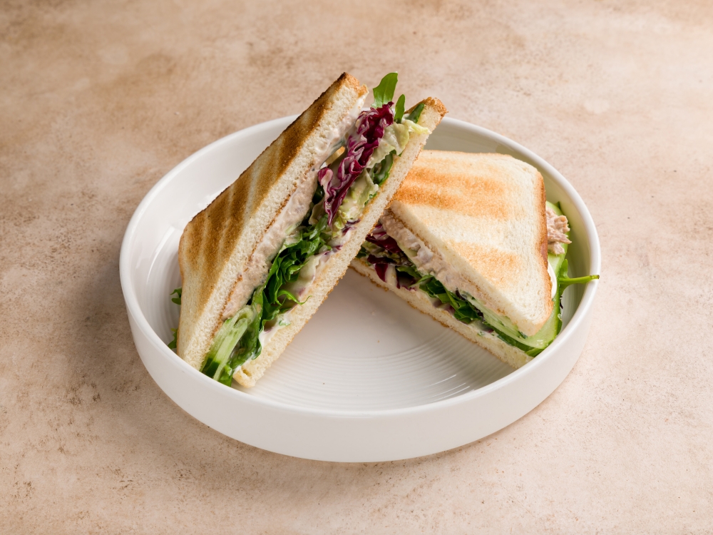 Сэндвич с тунцом