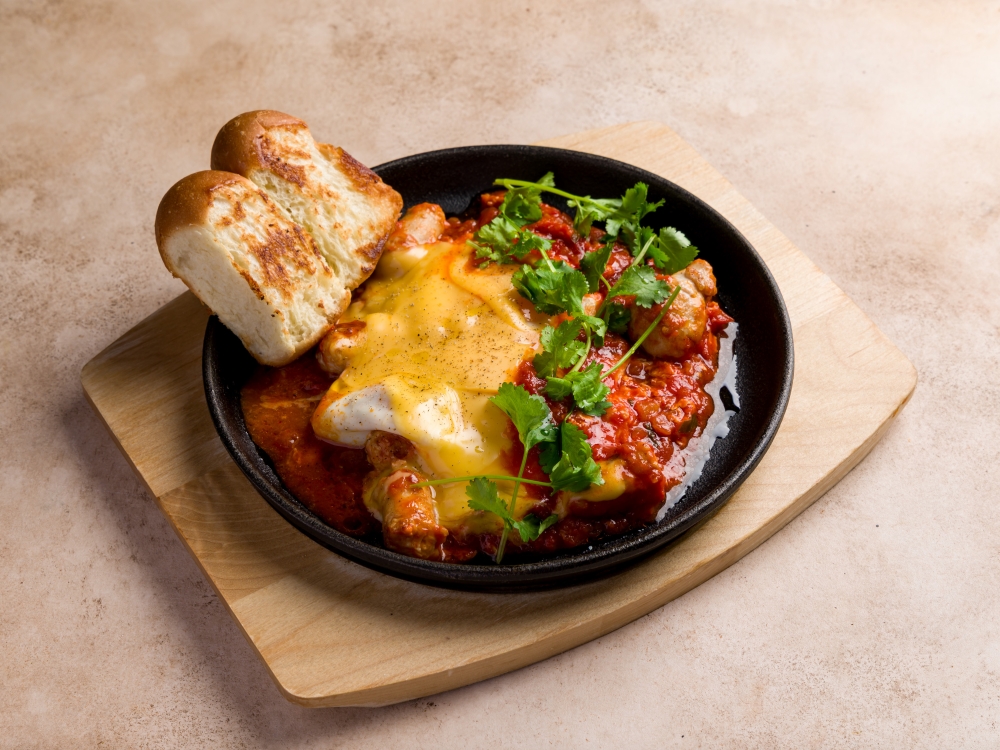 Шакшука с колбасками из индейки