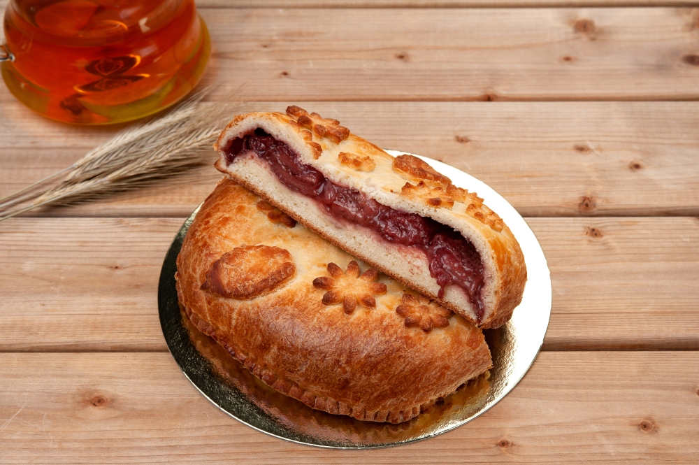 Пирог с яблоком и корицей